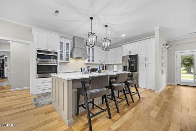 2704 River Island Boulevard, Kodak, TN 37764