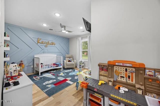 2704 River Island Boulevard, Kodak, TN 37764