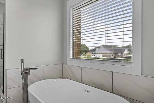 2704 River Island Boulevard, Kodak, TN 37764