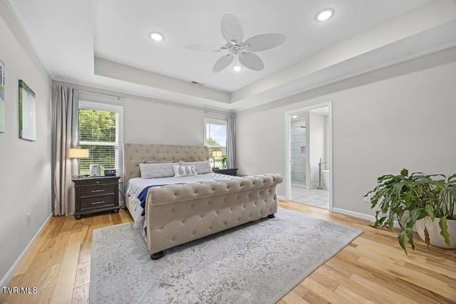 2704 River Island Boulevard, Kodak, TN 37764