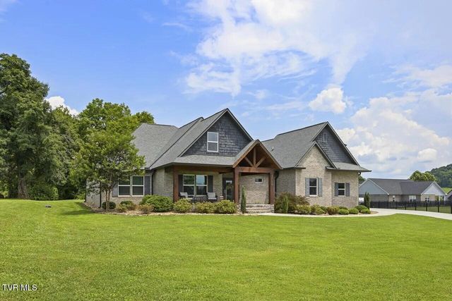 2704 River Island Boulevard, Kodak, TN 37764