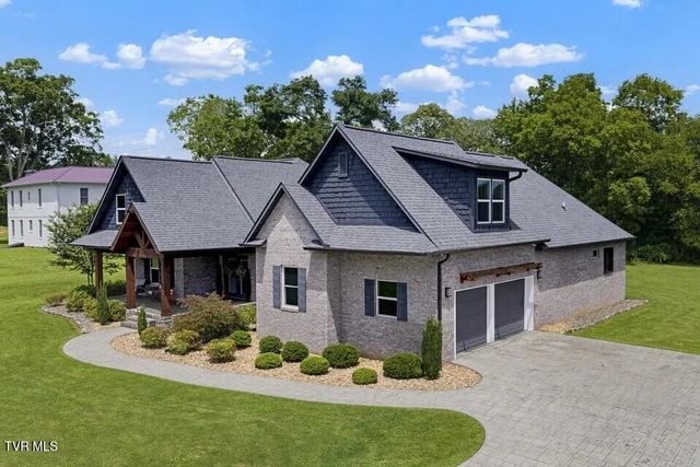 2704 River Island Boulevard, Kodak, TN 37764