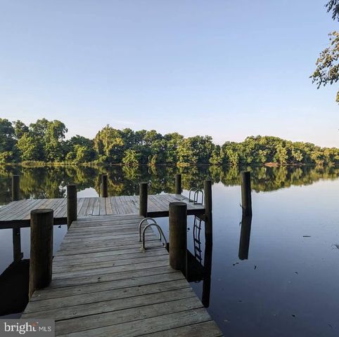 207 OLD LANDING CT, Fredericksburg, VA 22405