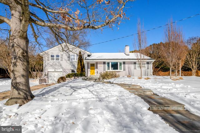 8304 LILAC LN, Alexandria, VA 22308