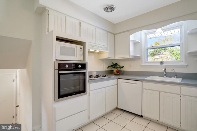 8304 LILAC LN, Alexandria, VA 22308