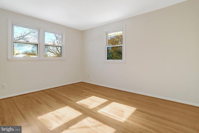 8304 LILAC LN, Alexandria, VA 22308