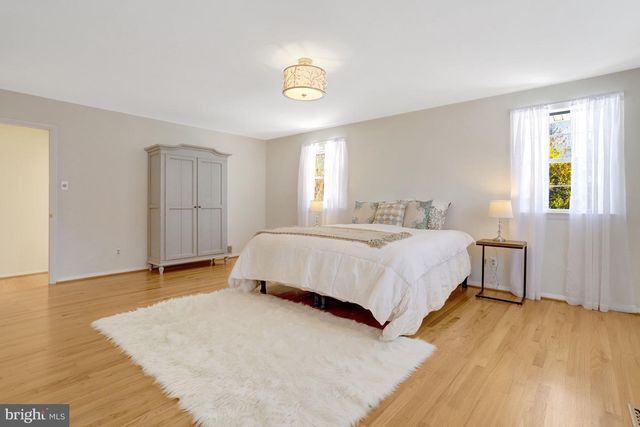 8304 LILAC LN, Alexandria, VA 22308