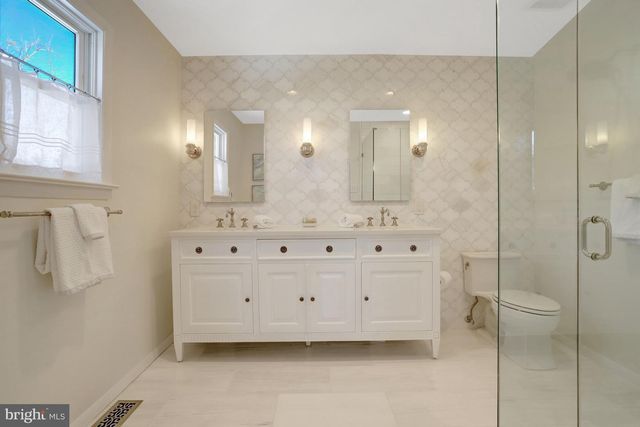 8304 LILAC LN, Alexandria, VA 22308