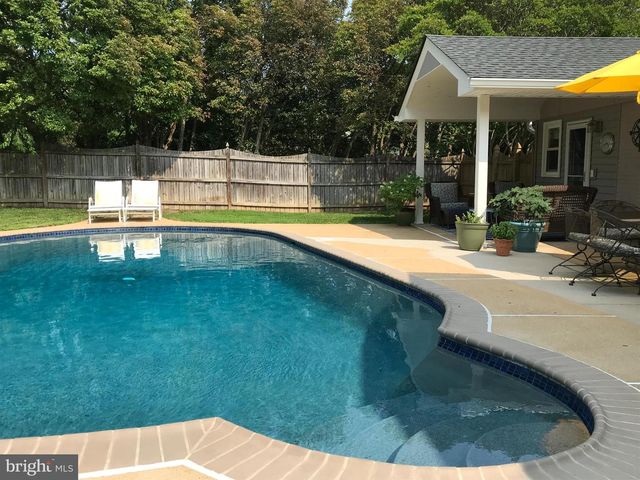 8304 LILAC LN, Alexandria, VA 22308