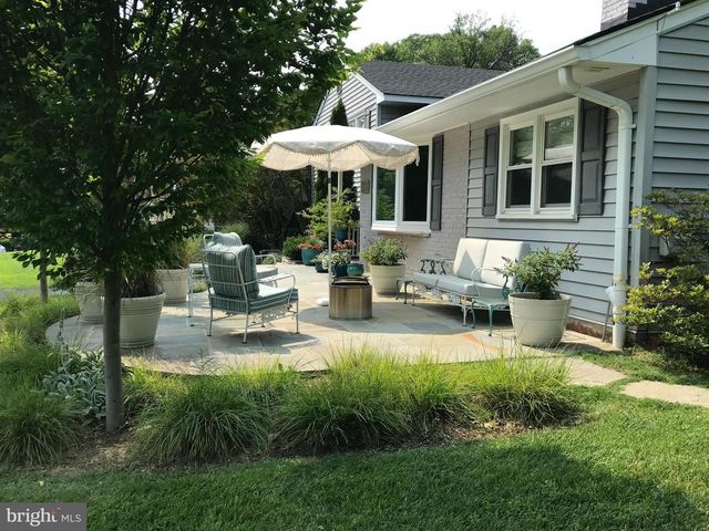 8304 LILAC LN, Alexandria, VA 22308