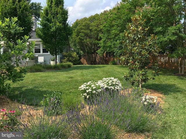 8304 LILAC LN, Alexandria, VA 22308