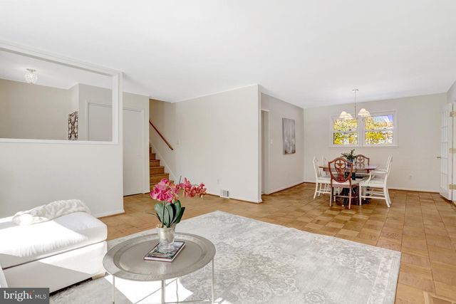 8304 LILAC LN, Alexandria, VA 22308