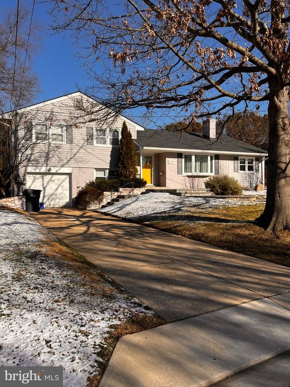 8304 LILAC LN, Alexandria, VA 22308