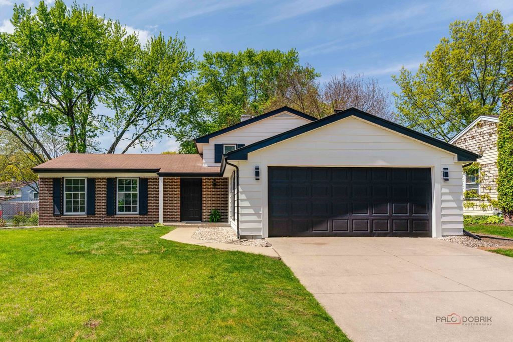 812 Lehigh Lane, Buffalo Grove, IL 60089