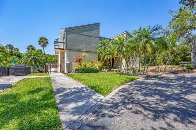 135 WOODLAND PLACE, Osprey, FL 34229