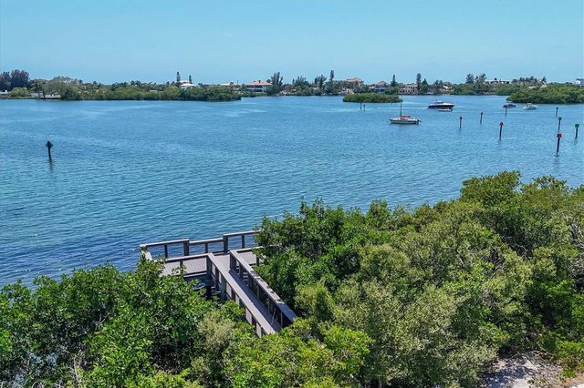 135 WOODLAND PLACE, Osprey, FL 34229