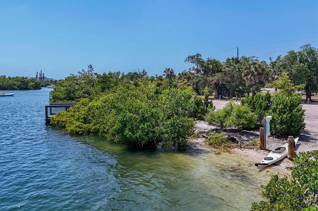 135 WOODLAND PLACE, Osprey, FL 34229