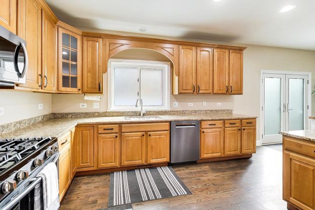 421 W Hawthorne Street, Arlington Heights, IL 60004