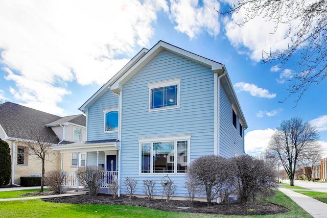 421 W Hawthorne Street, Arlington Heights, IL 60004