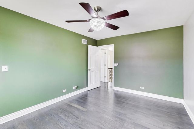 421 W Hawthorne Street, Arlington Heights, IL 60004