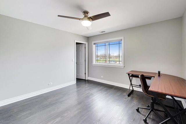 421 W Hawthorne Street, Arlington Heights, IL 60004