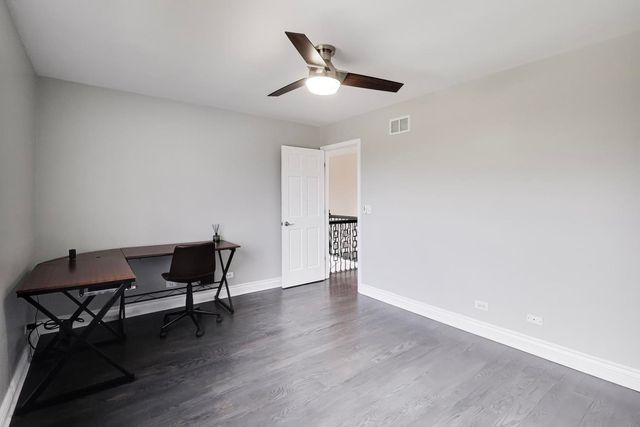 421 W Hawthorne Street, Arlington Heights, IL 60004