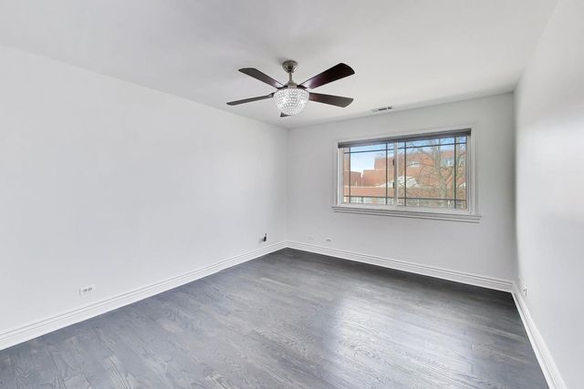 421 W Hawthorne Street, Arlington Heights, IL 60004