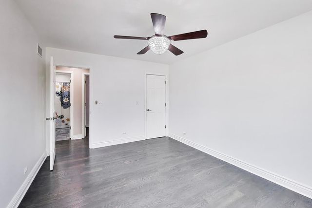 421 W Hawthorne Street, Arlington Heights, IL 60004