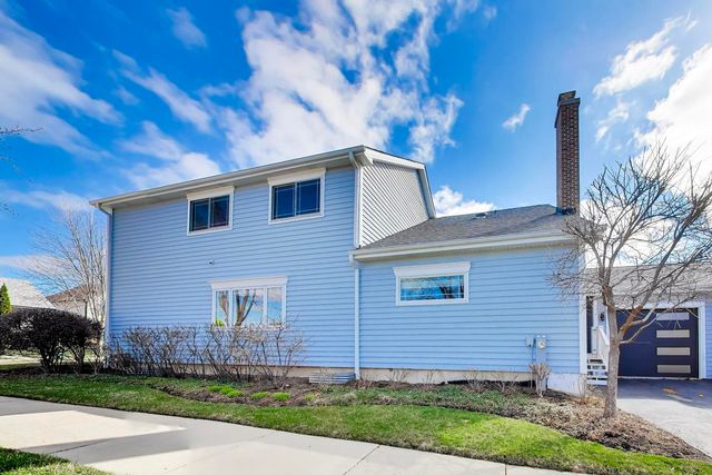 421 W Hawthorne Street, Arlington Heights, IL 60004