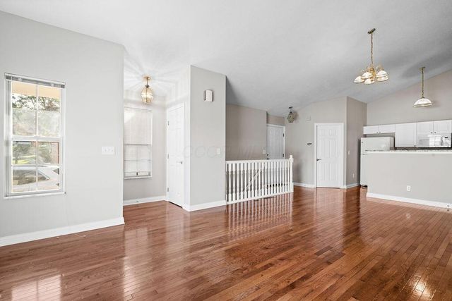 3999 Kensingwood Drive, Columbus, OH 43230