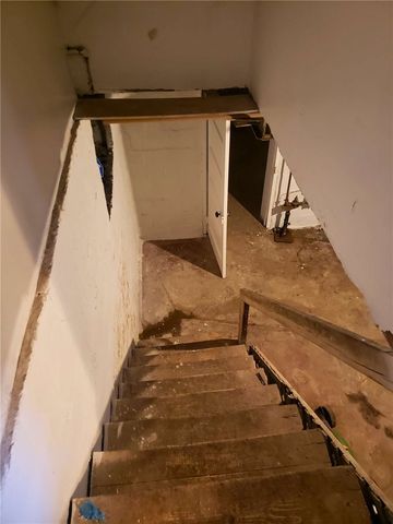 3102 Bergman St, Sheraden, PA 15204