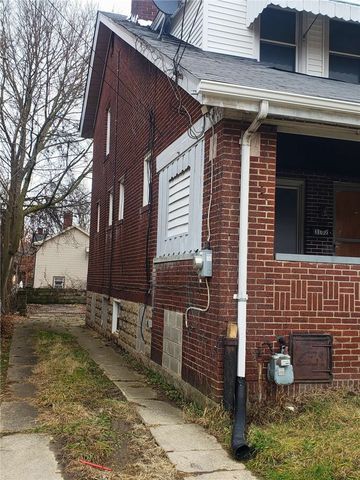 3102 Bergman St, Sheraden, PA 15204