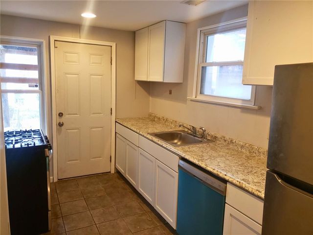 3102 Bergman St, Sheraden, PA 15204