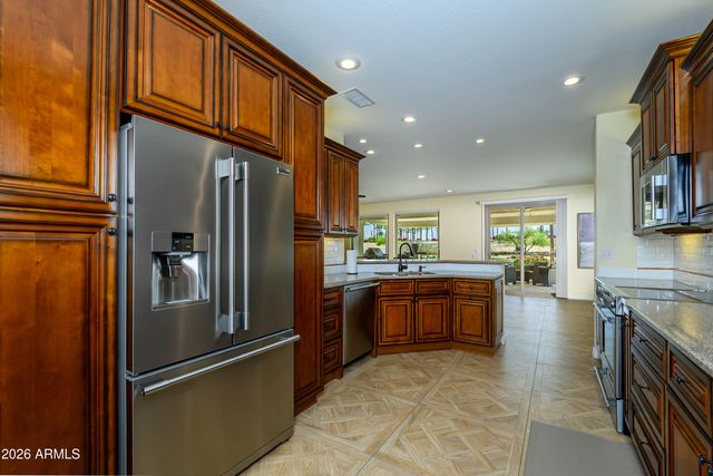 15506 W CLEAR CANYON Drive, Surprise, AZ 85374