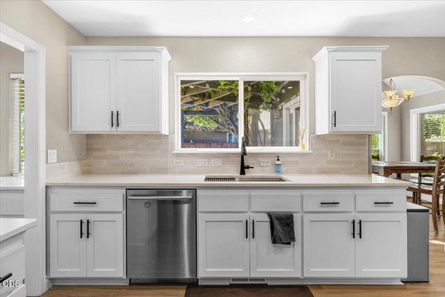345 Meadow Lark Way, Central Point, OR 97502