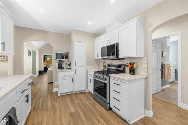 345 Meadow Lark Way, Central Point, OR 97502