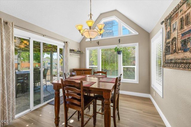 345 Meadow Lark Way, Central Point, OR 97502