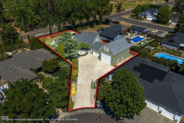 345 Meadow Lark Way, Central Point, OR 97502