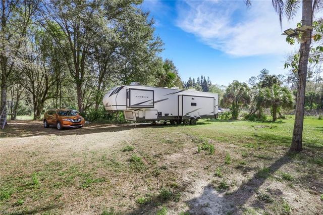 3420 6th AVE NE, Naples, FL 34120