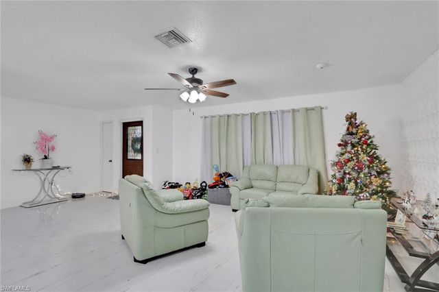 3420 6th AVE NE, Naples, FL 34120