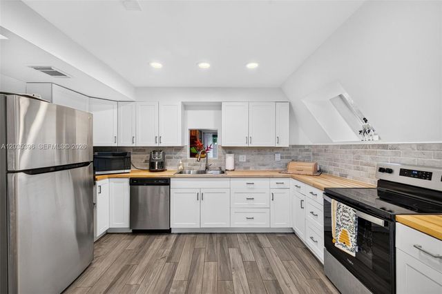 14551 SW 24th Street, Davie, FL 33325
