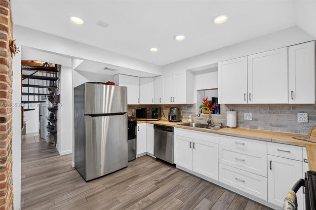 14551 SW 24th Street, Davie, FL 33325