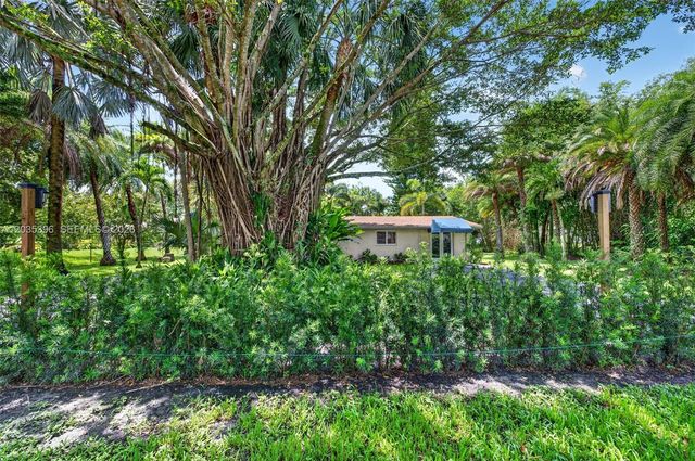14551 SW 24th Street, Davie, FL 33325