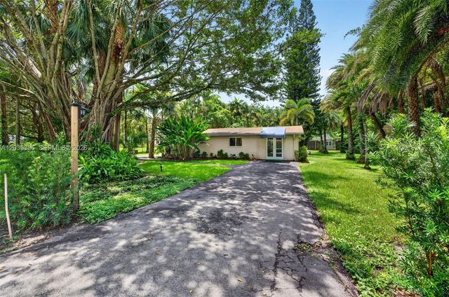 14551 SW 24th Street, Davie, FL 33325