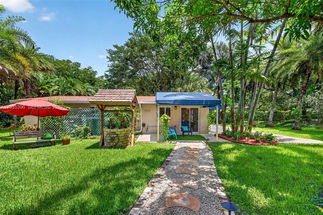 14551 SW 24th Street, Davie, FL 33325