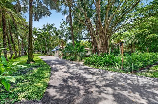 14551 SW 24th Street, Davie, FL 33325