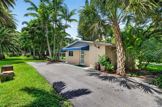 14551 SW 24th Street, Davie, FL 33325