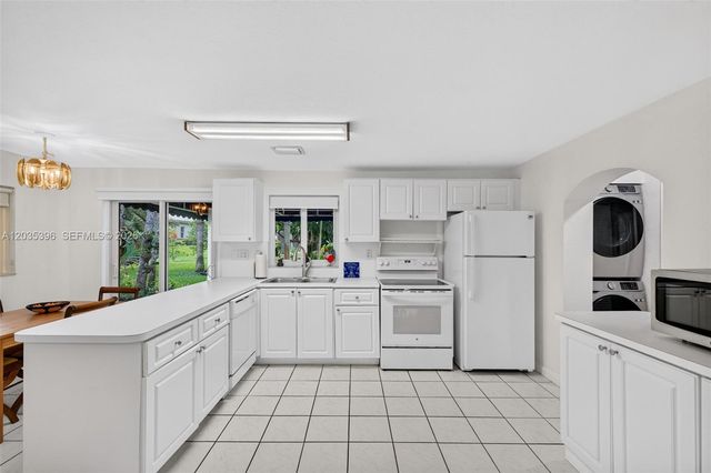 14551 SW 24th Street, Davie, FL 33325
