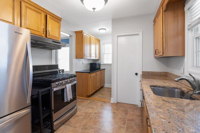 301 Hubbard Avenue, Stamford, CT 06905