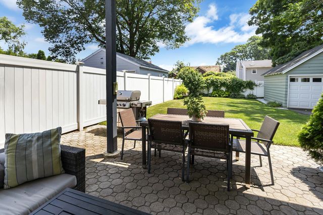 301 Hubbard Avenue, Stamford, CT 06905